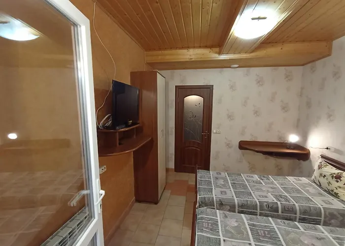 леонтія 3*