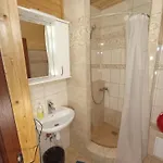 Садиба Леонтія Guest house