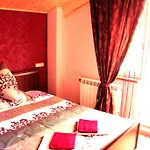 Садиба Леонтія Guest house