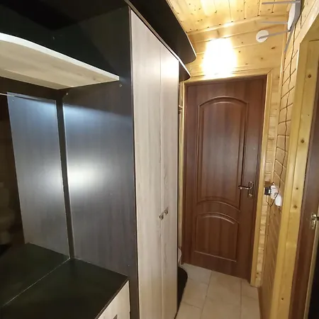 Садиба Леонтія Guest house *