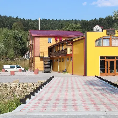 Садиба Леонтія Guest house Skhidnytsia