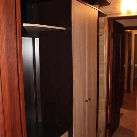 Садиба Леонтія Guest house